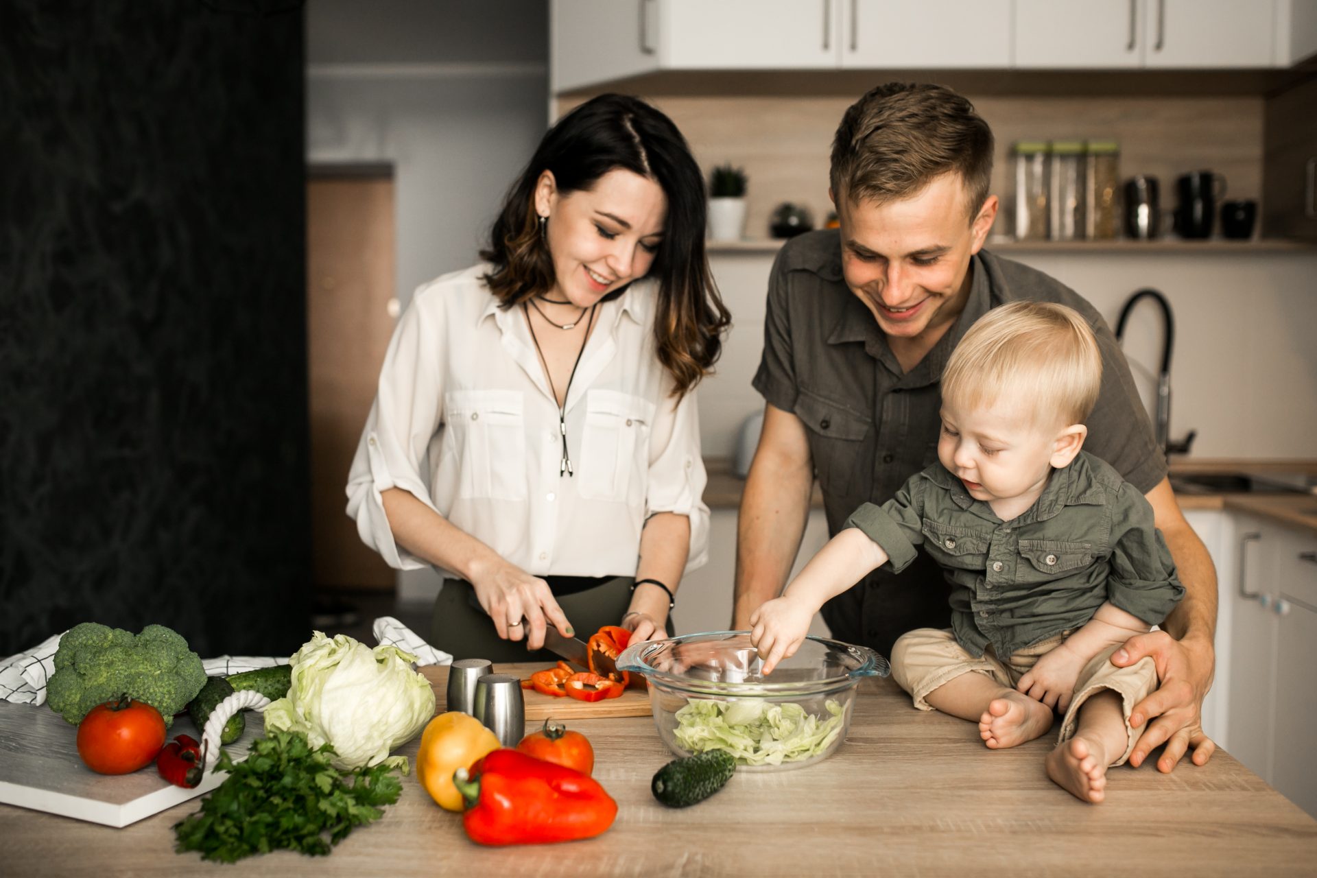 Saiba como se alimentar para ativar os hormônios da felicidade